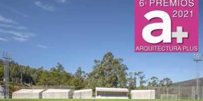 El Campo de Fútbol de Campañó Finalista en los Premios Arquitectura Plus (a+) 2021